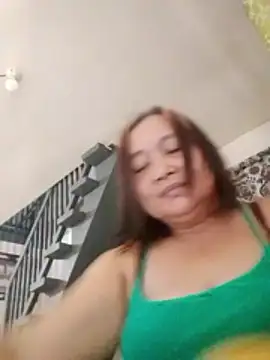 Snapshot of jeanyummytits chatting on June 2026 11:25:01 PM jeanyummytits online show from June 2026 11:25:01 PM