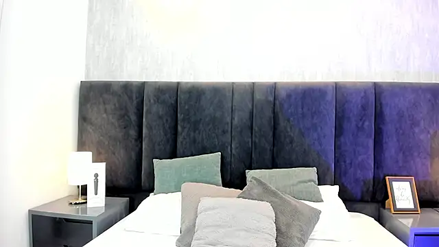 miaa Lind online show from May 2026 05:03:02 AM