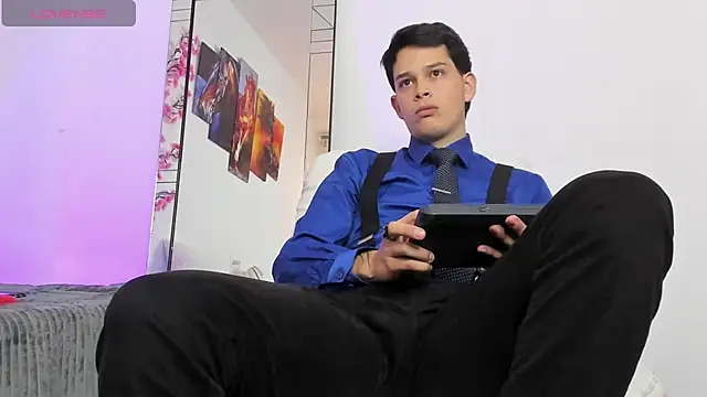 Snapshot of elijah_stoone chatting on April 2026 12:12:01 PM elijah stoone online show from April 2026 12:12:01 PM