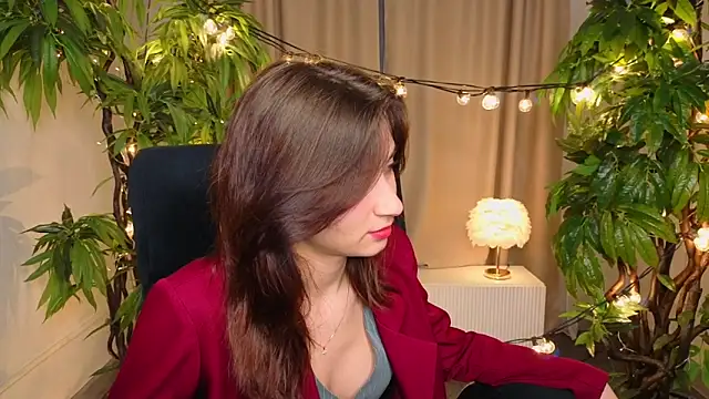 SuzanneJackson online show from April 2026 05:06:01 PM