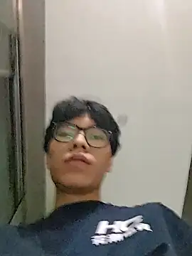 Snapshot of Q24Q- chatting on April 2026 05:31:02 PM Q24Q- online show from April 2026 05:31:02 PM