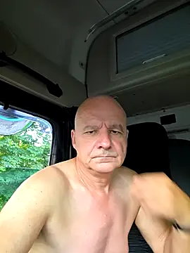 Snapshot of mannohmann5 chatting on June 2026 06:28:01 PM mannohmann5 online show from June 2026 06:28:01 PM