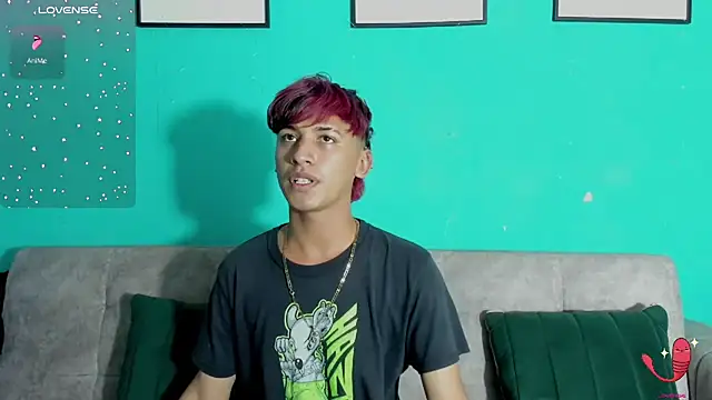 Snapshot of IhanKing chatting on June 2026 07:51:02 PM IhanKing online show from June 2026 07:51:02 PM