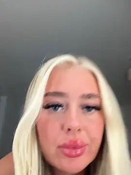 Vanillaheavennn online show from April 2026 08:04:01 PM