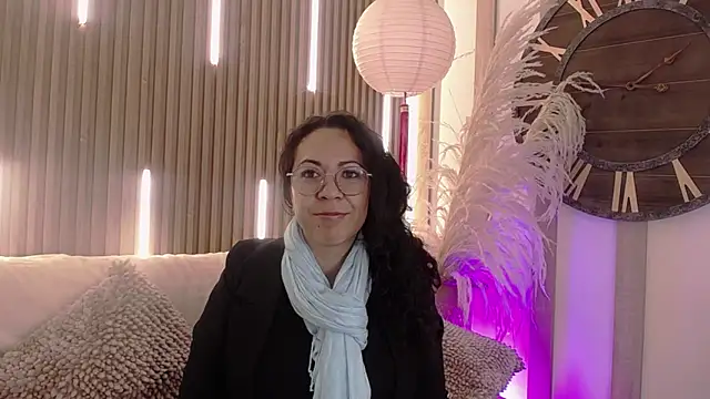 Velvet Curly online show from May 2026 12:35:02 PM