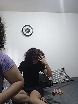 Chloe and Violeta online show from April 2026 08:17:02 PM