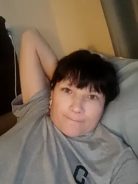 AlexaShiny  online show from April 2026 01:03:02 PM