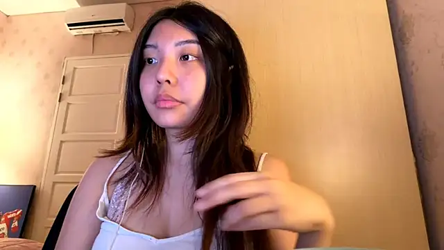 MinnaHannaman online show from April 2026 04:48:01 AM