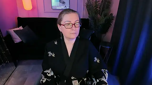 Snapshot of Alexandra_Kind chatting on April 2026 11:55:02 PM Alexandra Kind online show from April 2026 11:55:02 PM