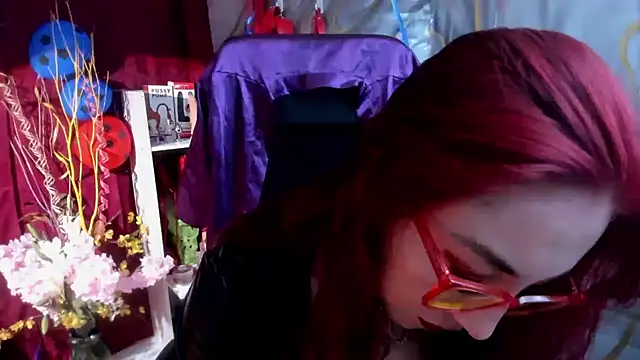 Queenscarlettsecret online show from July 2026 01:41:02 PM