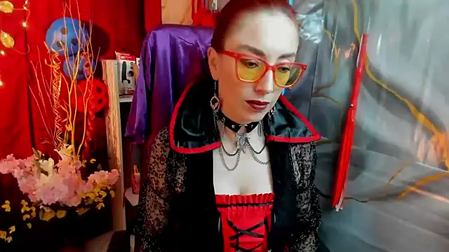 Queenscarlettsecret online show from July 2026 12:52:01 PM