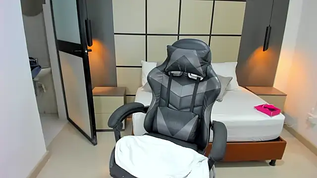 ruby jimenez18  online show from April 2026 03:21:01 AM