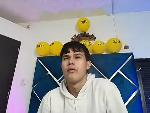 EdwinBoys online show from April 2026 01:09:02 PM