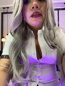 sophia blade  online show from April 2026 09:39:33 PM