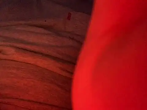 Snapshot of EffefferRm00 chatting on April 2026 09:37:02 PM EffefferRm00 online show from April 2026 09:37:02 PM