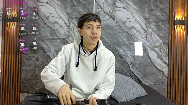 Snapshot of NoahWalker__ chatting on June 2026 11:01:02 AM NoahWalker online show from June 2026 11:01:02 AM