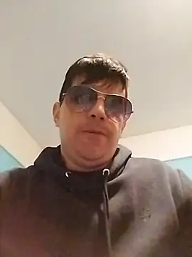 Robbie 1987 online show from April 2026 10:25:02 PM