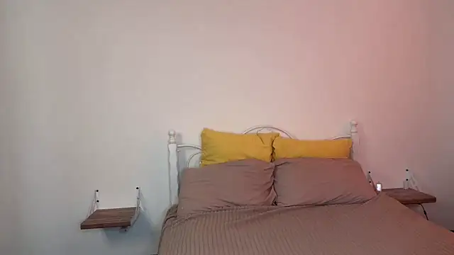Catrinee online show from June 2026 05:02:02 PM
