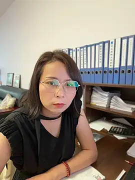 lisha521 online show from June 2026 12:48:02 AM