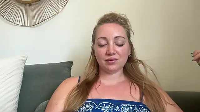 Snapshot of arielsweetieee chatting on June 2026 11:59:02 AM arielsweetieee online show from June 2026 11:59:02 AM