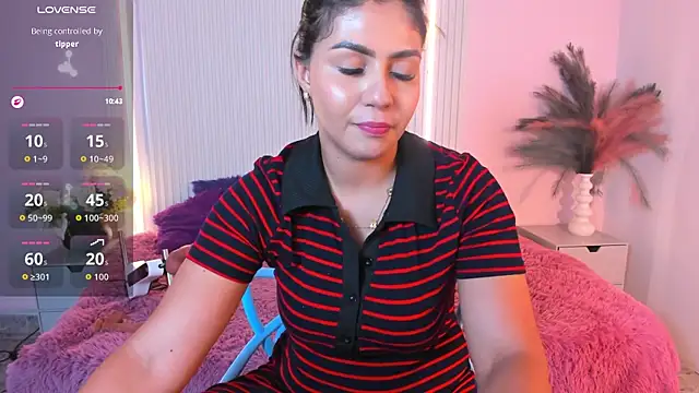 LucyWild8 online show from July 2026 07:49:02 PM