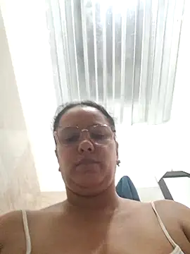 Snapshot of Samanta-42 chatting on June 2026 11:33:01 AM Samanta-42 online show from June 2026 11:33:01 AM