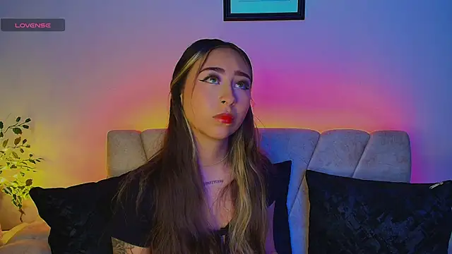 Snapshot of Cloe_martinezz_ chatting on May 2026 10:17:01 PM Cloe martinezz online show from May 2026 10:17:01 PM