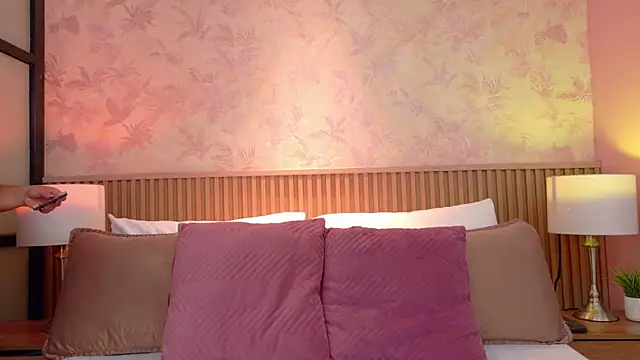 Snapshot of Darcy_glow_ chatting on July 2026 11:46:02 AM Darcy glow online show from July 2026 11:46:02 AM