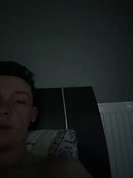 Snapshot of EliteGent chatting on April 2026 05:14:02 PM EliteGent online show from April 2026 05:14:02 PM