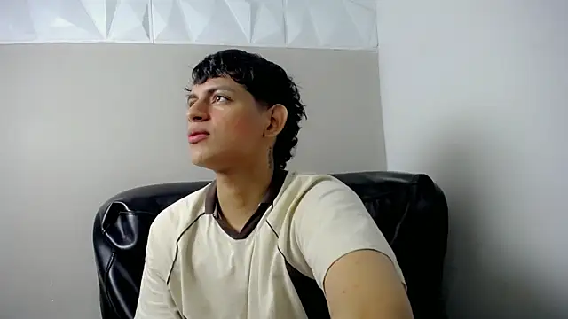 Yosepp cum online show from May 2026 03:22:01 AM