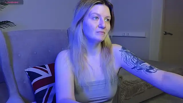 Snapshot of TonyaMeow chatting on June 2026 01:19:02 AM TonyaMeow online show from June 2026 01:19:02 AM