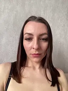 Miss Julia   online show from April 2026 11:38:01 AM