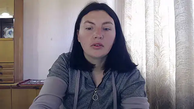 AlinaxJames online show from April 2026 07:44:01 AM