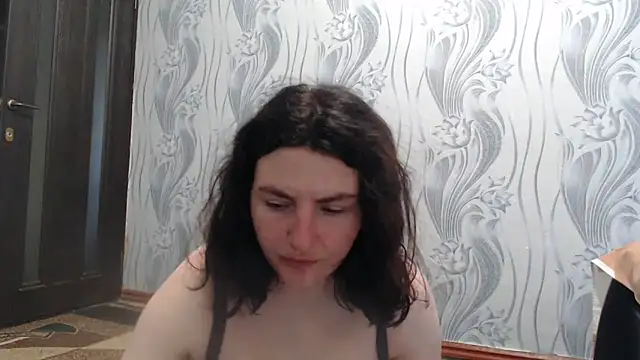 Snapshot of AlinaxJames chatting on June 2026 08:53:01 AM AlinaxJames online show from June 2026 08:53:01 AM