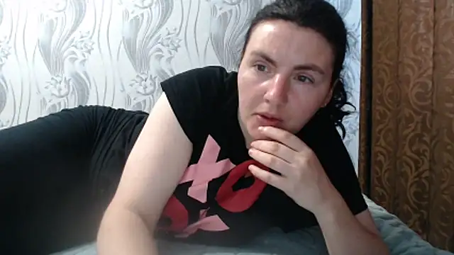 Snapshot of AlinaxJames chatting on June 2026 10:49:01 AM AlinaxJames online show from June 2026 10:49:01 AM
