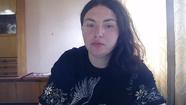 Snapshot of AlinaxJames chatting on July 2026 12:01:02 PM AlinaxJames online show from July 2026 12:01:02 PM