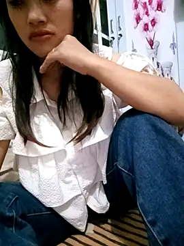 LucyBri01 online show from April 2026 02:54:02 PM