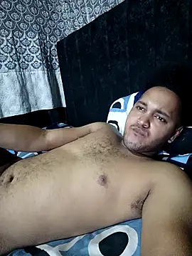 Josejunior091524 online show from April 2026 08:15:01 PM