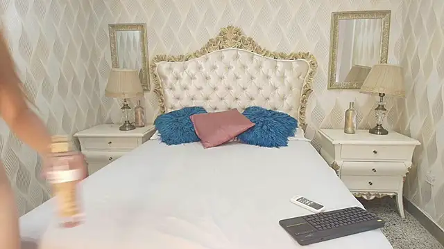 Vicky Sky  online show from May 2026 11:39:02 AM