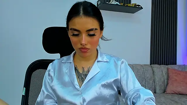 Snapshot of isabella_hv chatting on July 2026 02:05:17 AM isabella hv online show from July 2026 02:05:17 AM