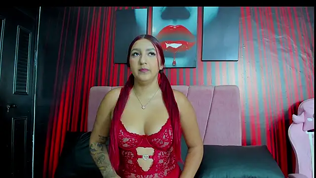 Lunadorada18 online show from April 2026 11:27:01 AM