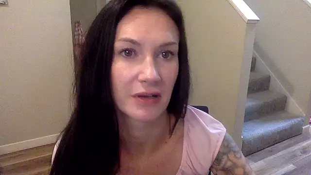 missvixenn online show from April 2026 07:18:01 PM