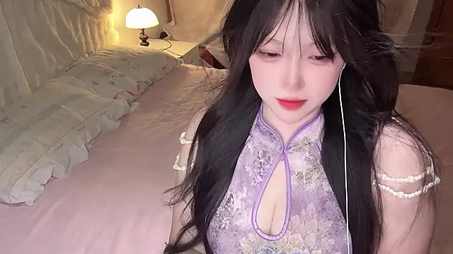 SweetButWildbaby online show from May 2026 01:07:02 PM