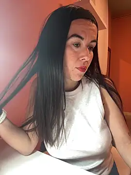 dulceflor25 online show from May 2026 06:04:02 PM
