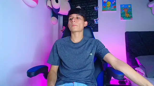 bryan hot 23 online show from April 2026 08:32:01 PM