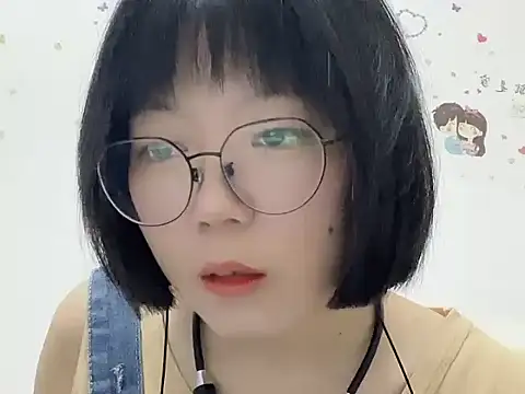 Snapshot of Belle-LL chatting on April 2026 01:24:02 PM Belle-LL online show from April 2026 01:24:02 PM