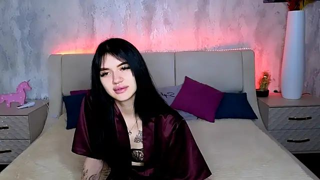 Holly Beck online show from May 2026 12:49:02 AM