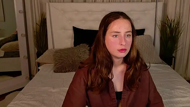 NadinnL online show from June 2026 01:34:02 PM
