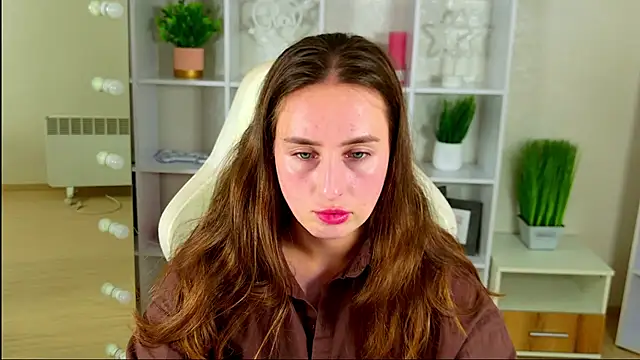 NadinnL online show from July 2026 06:07:02 AM