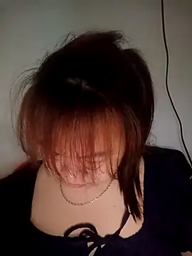 Truxcy1 online show from April 2026 05:49:02 AM